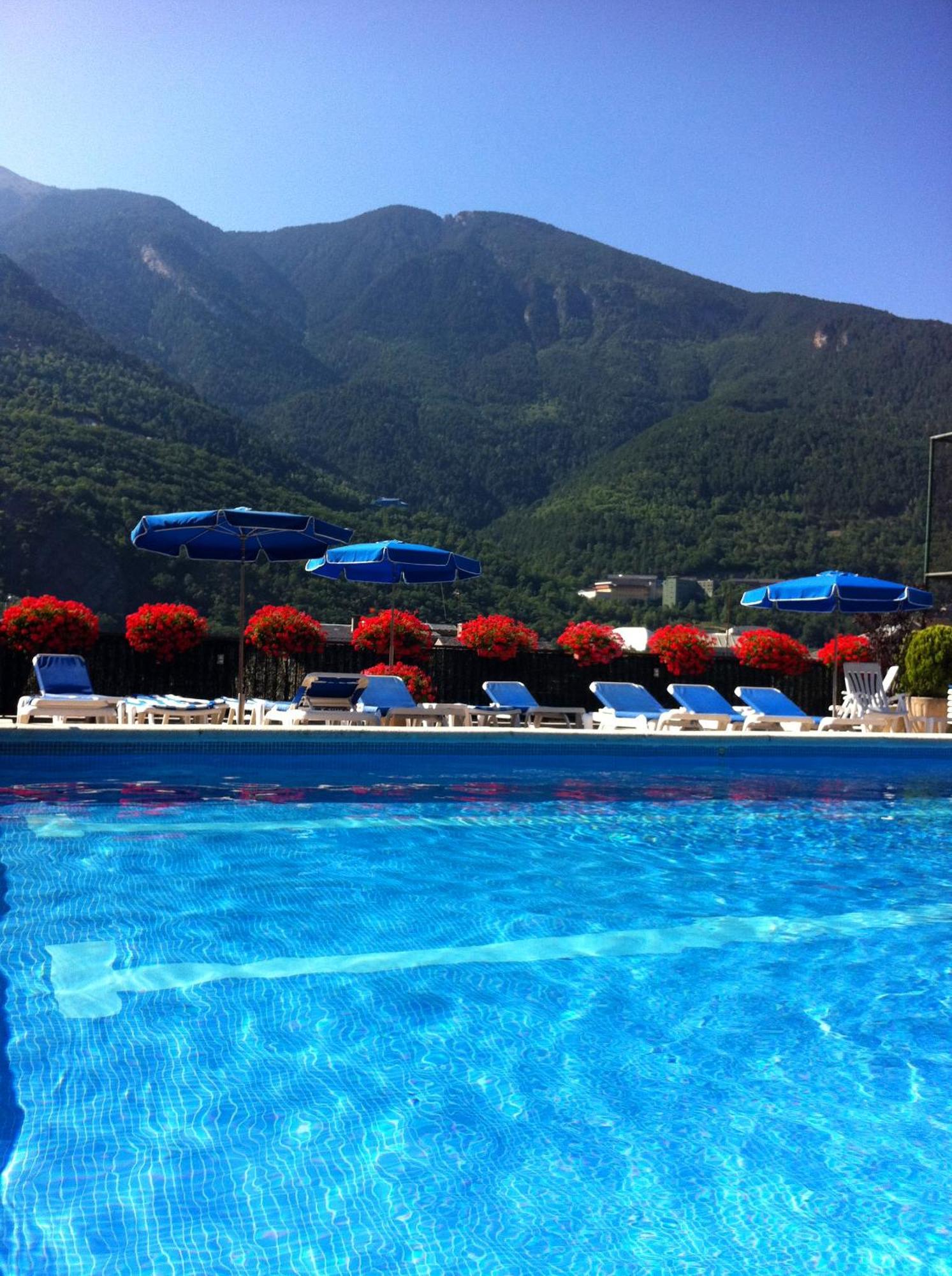 Hotel Pyrenees Andorra la Vella Dış mekan fotoğraf