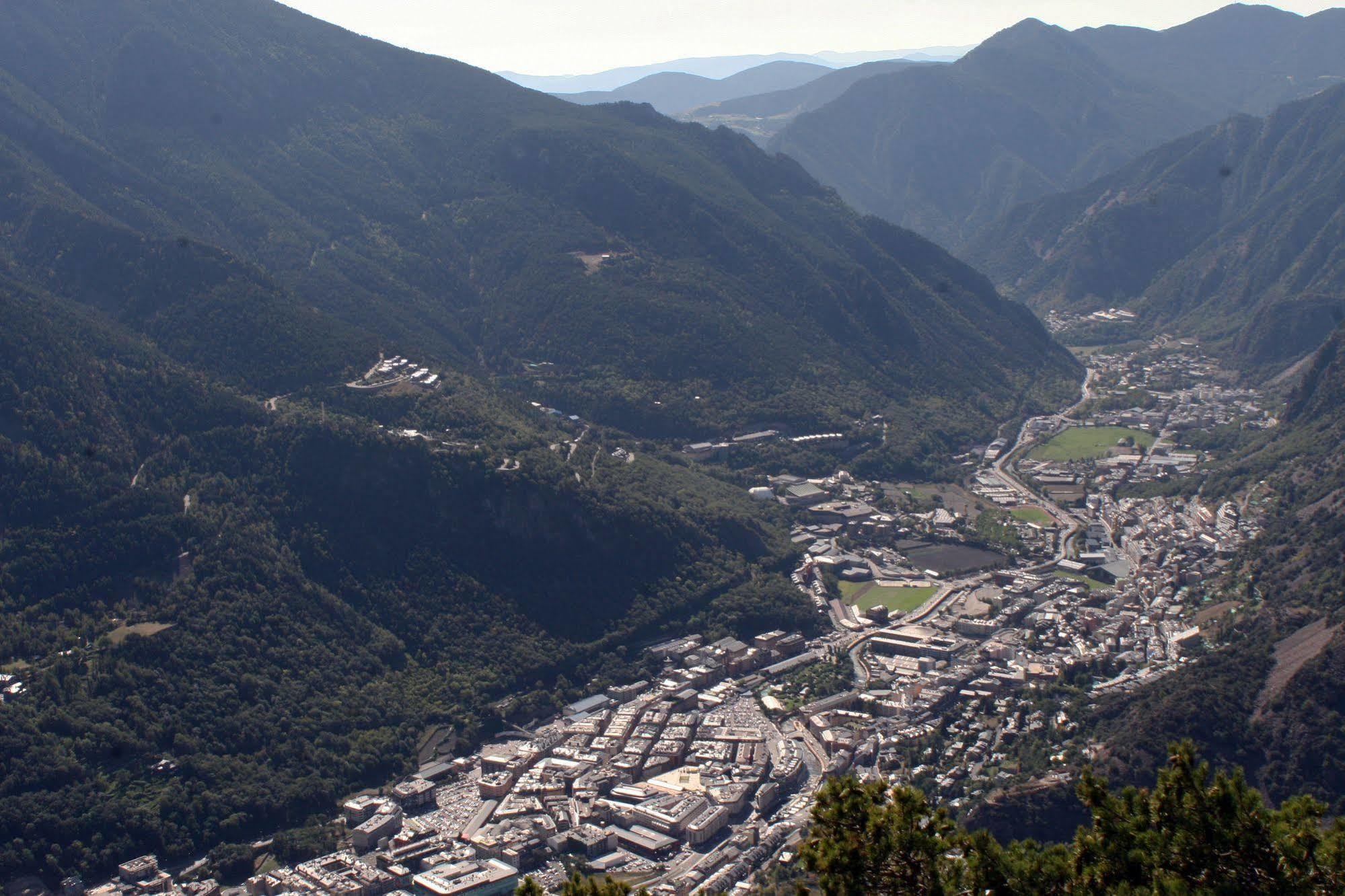 Hotel Pyrenees Andorra la Vella Dış mekan fotoğraf